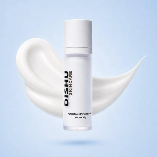 Humectante personalizado Dishu Skincare para piel sensible, con textura suave y fórmula amigable